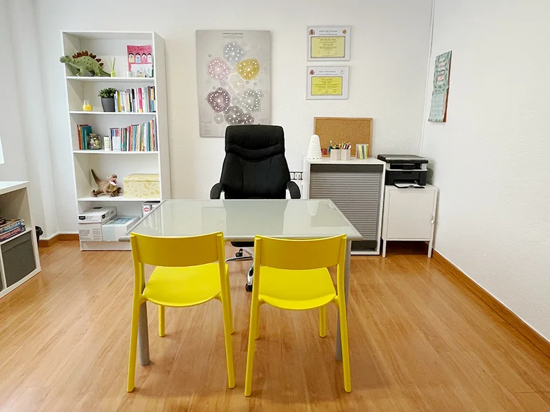 Consulta de Psicología Infantil Emocional y Mente